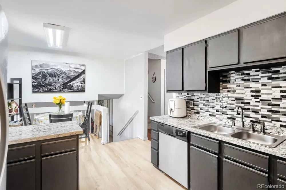 419 S Lima Circle Aurora, CO 80012