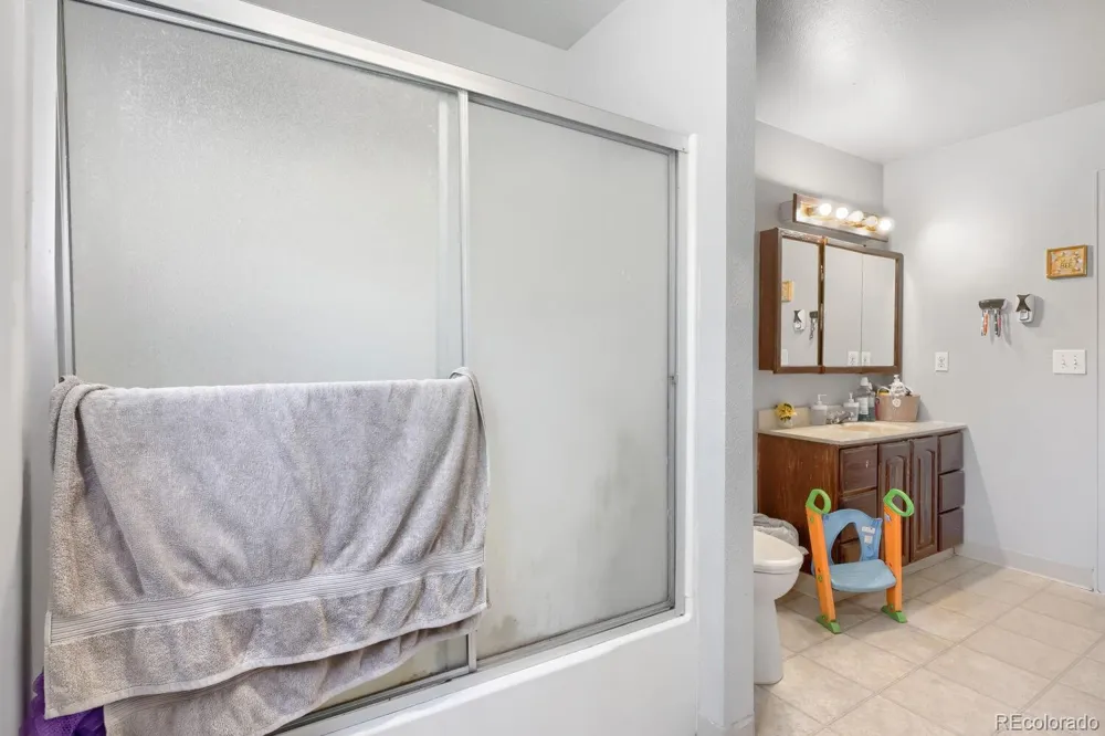 419 S Lima Circle Aurora, CO 80012