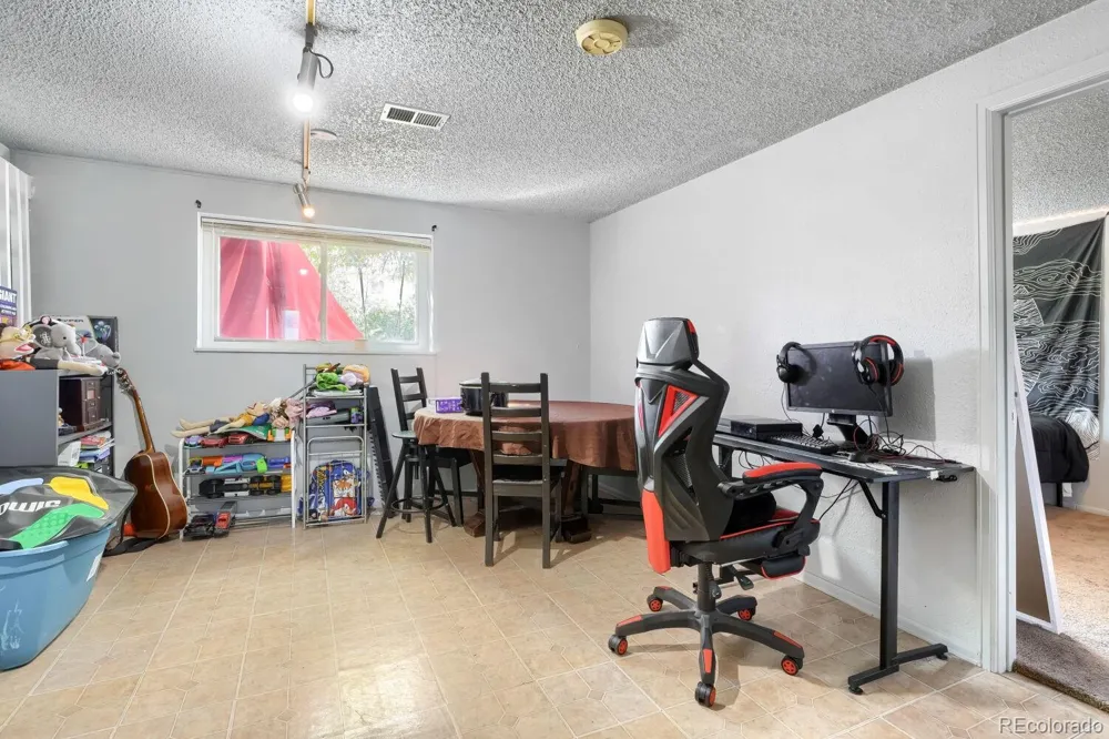419 S Lima Circle Aurora, CO 80012