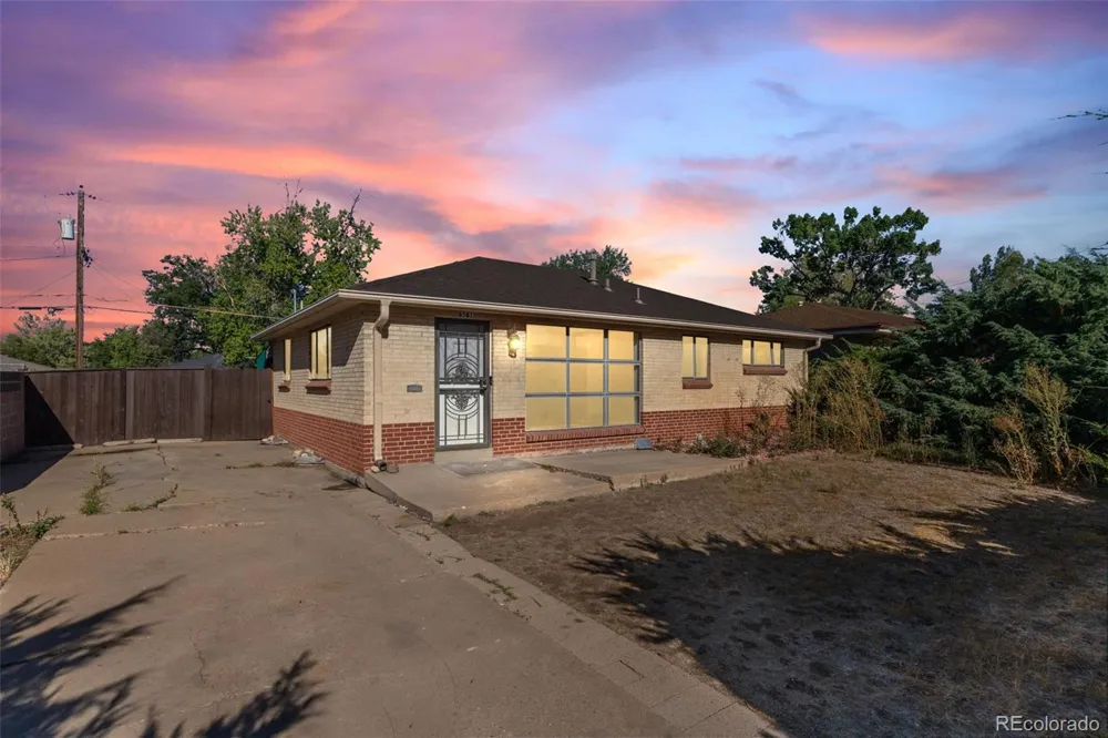 8581 Crescent Drive Westminster, CO 80031