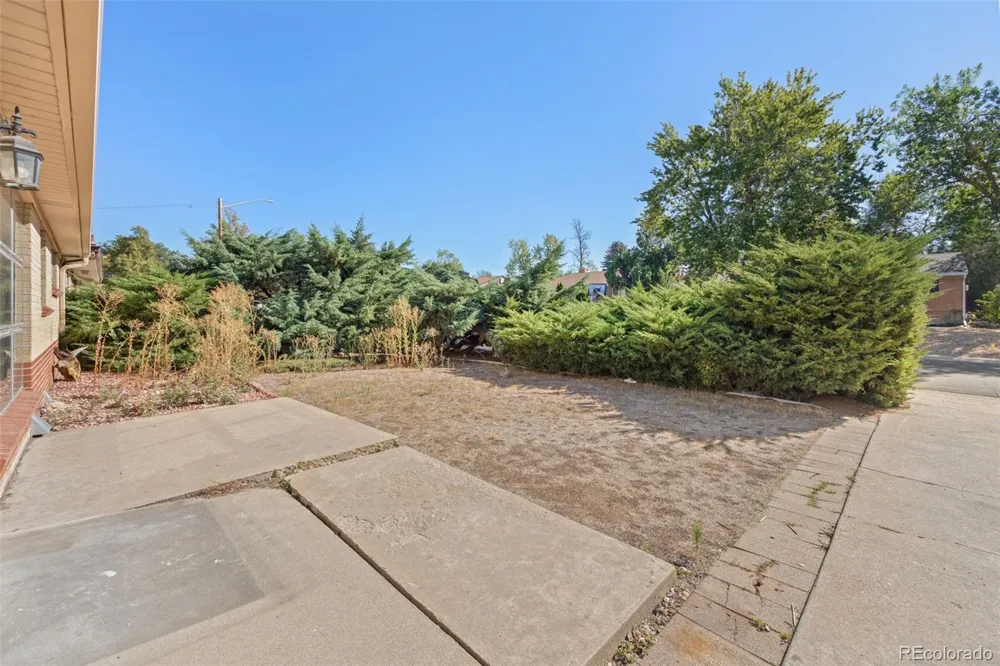 8581 Crescent Drive Westminster, CO 80031