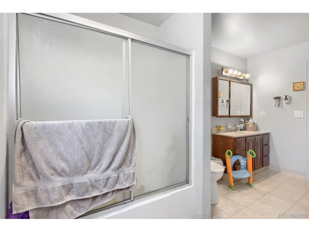 419 S Lima Circle Aurora, CO 80012