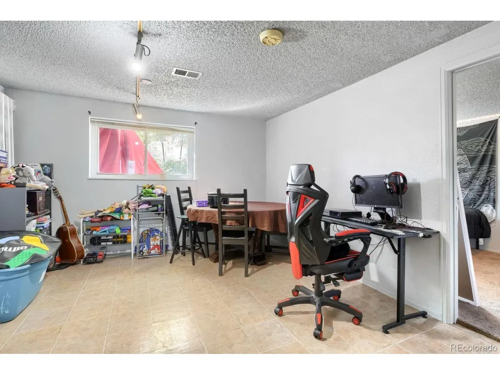 419 S Lima Circle Aurora, CO 80012