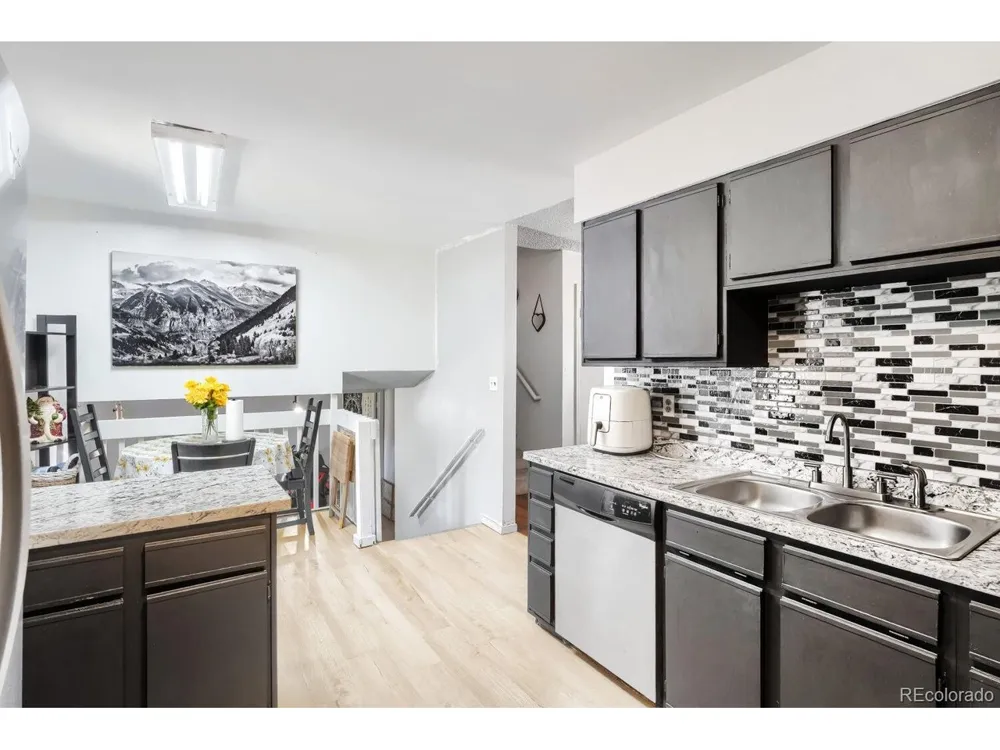 419 S Lima Circle Aurora, CO 80012