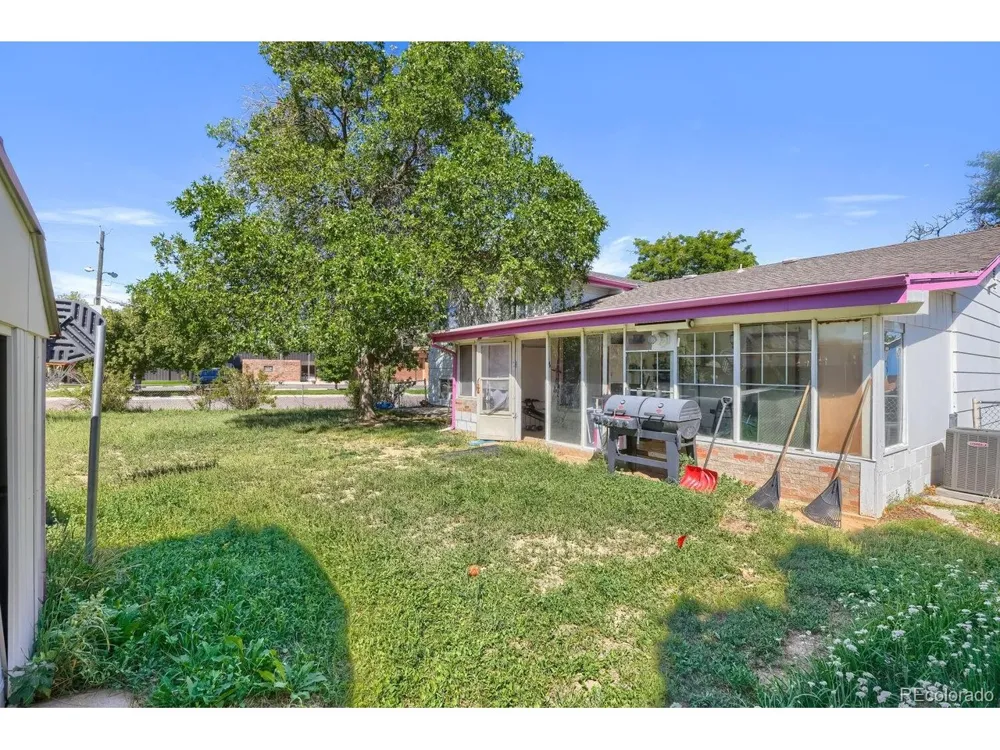 419 S Lima Circle Aurora, CO 80012