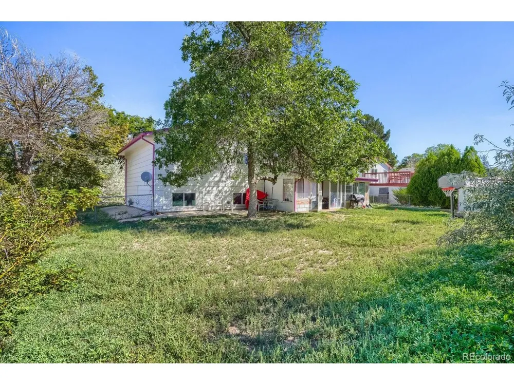 419 S Lima Circle Aurora, CO 80012