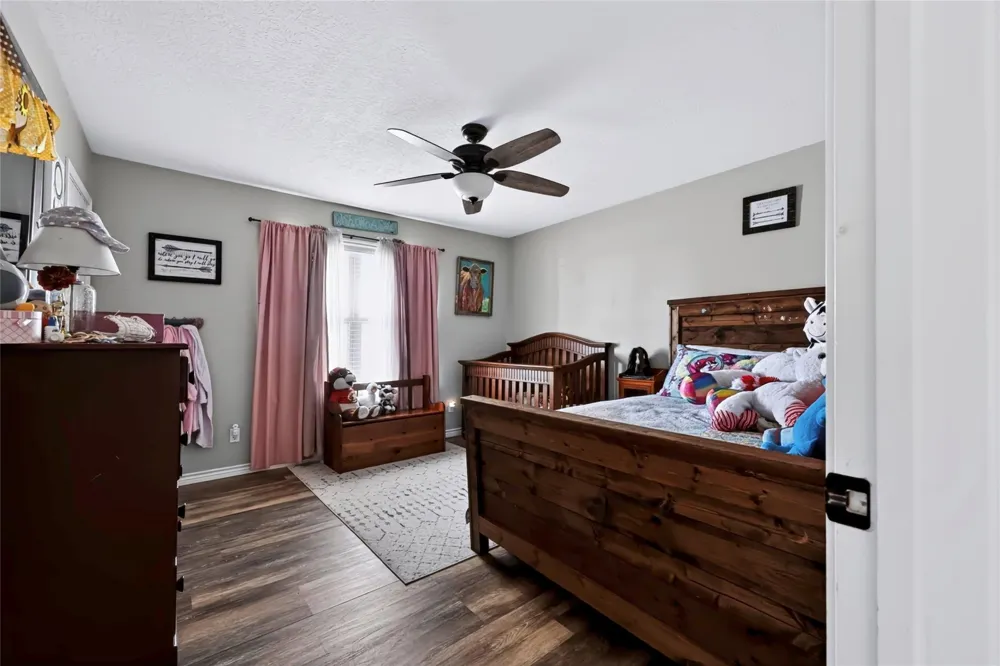 4800 Petter Rainosek Loop La Grange, TX 78945