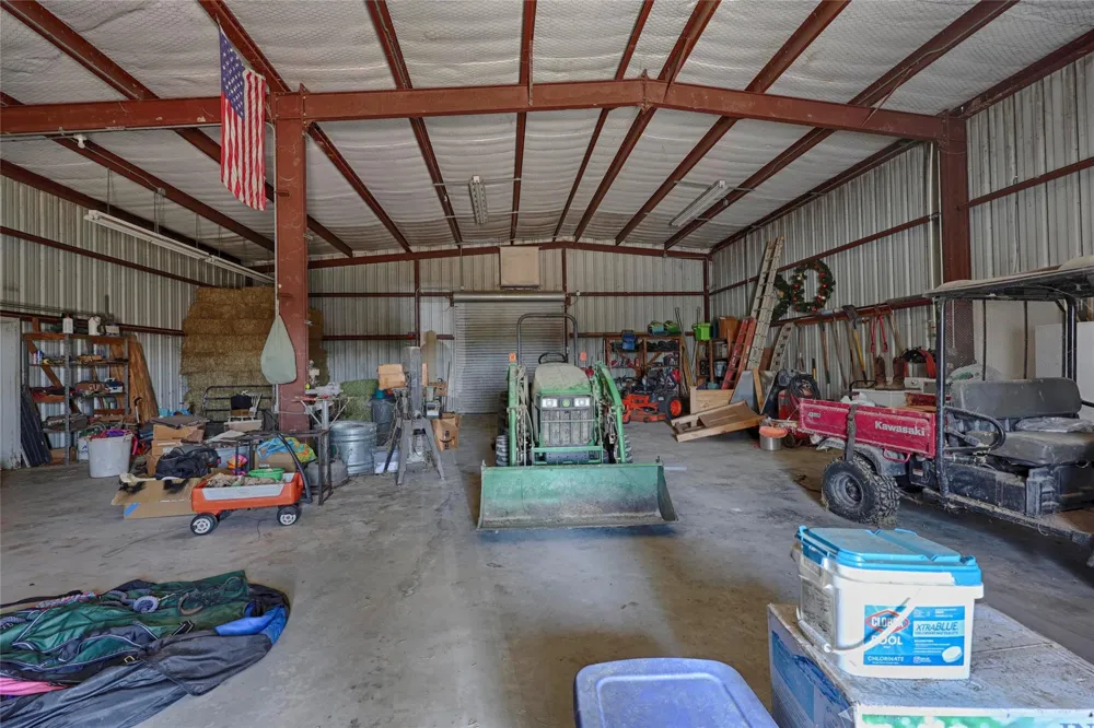 4800 Petter Rainosek Loop La Grange, TX 78945