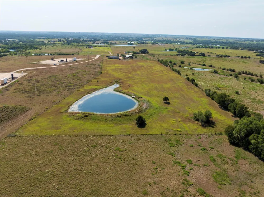 4800 Petter Rainosek Loop La Grange, TX 78945