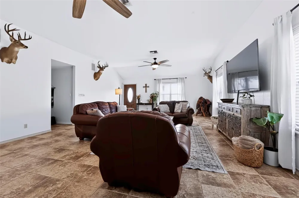 4800 Petter Rainosek Loop La Grange, TX 78945