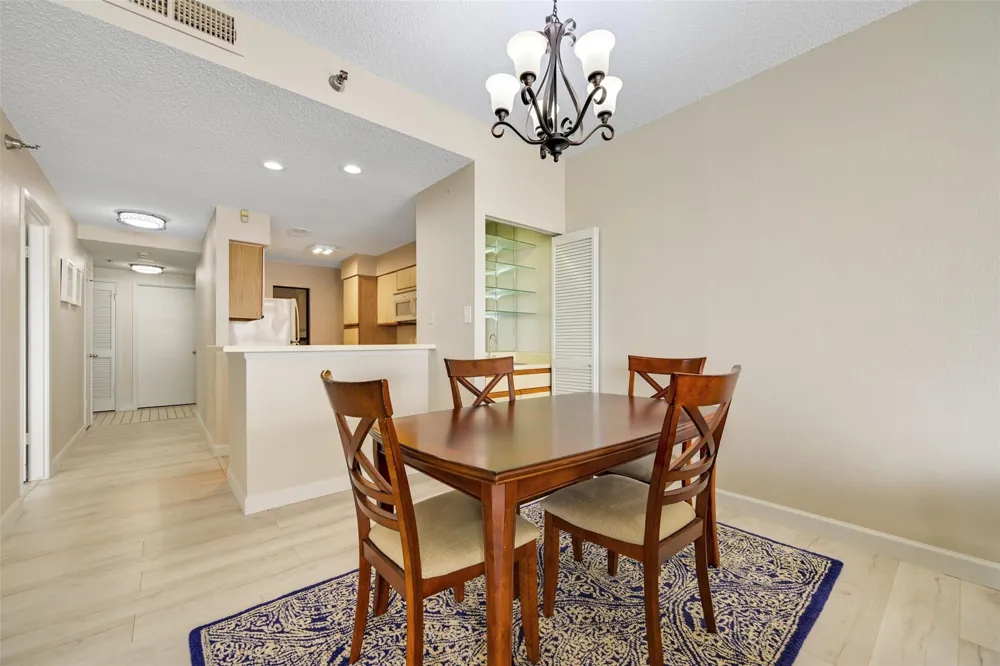 7700 Seawall Boulevard #512 Galveston, TX 77551