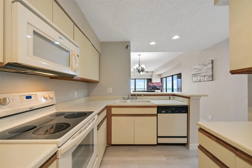 7700 Seawall Boulevard #512 Galveston, TX 77551
