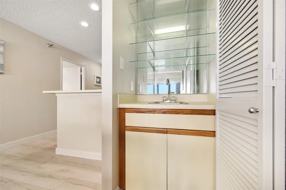 7700 Seawall Boulevard #512 Galveston, TX 77551