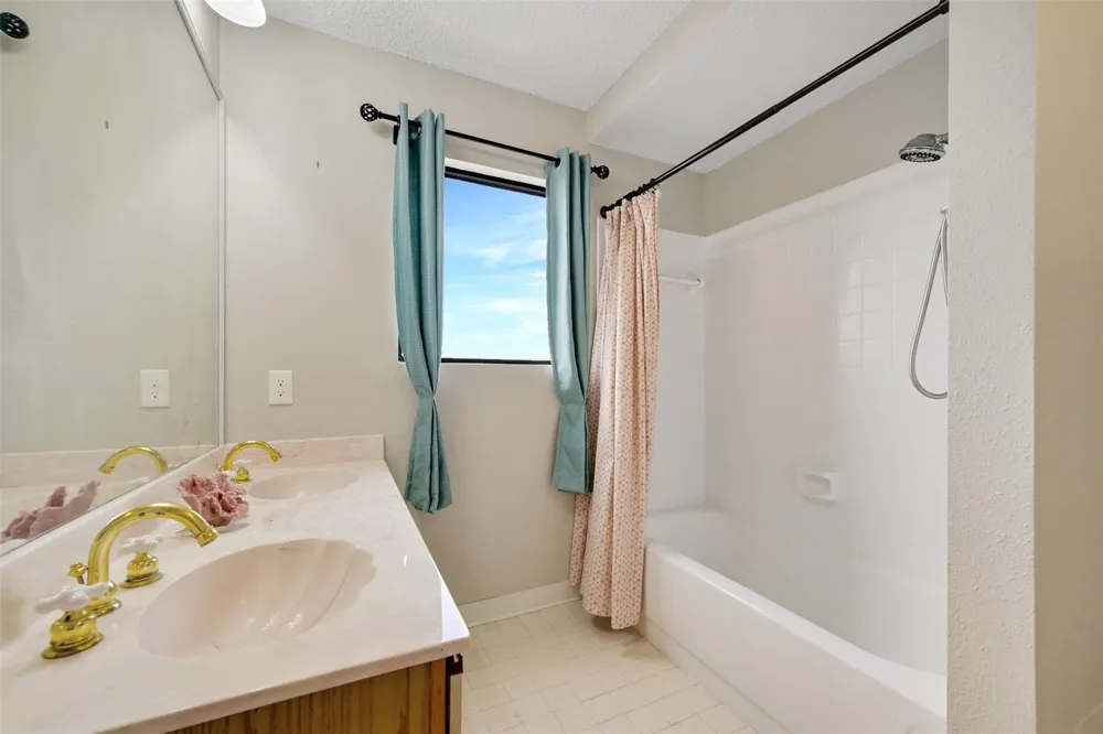 7700 Seawall Boulevard #512 Galveston, TX 77551