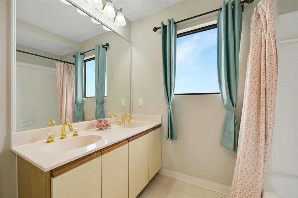 7700 Seawall Boulevard #512 Galveston, TX 77551