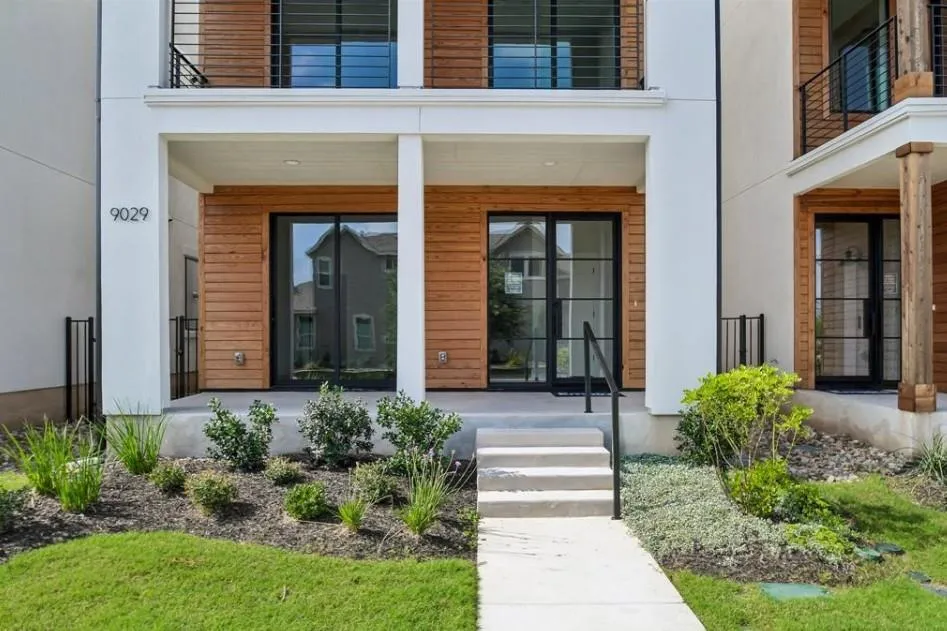 9029 Cattle Baron Path Austin, TX 78747