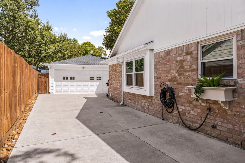 10106 Inwood Drive Houston, TX 77042