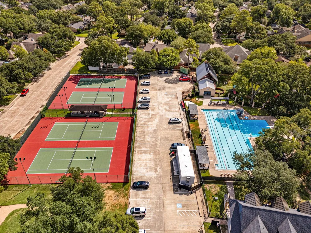 10106 Inwood Drive Houston, TX 77042