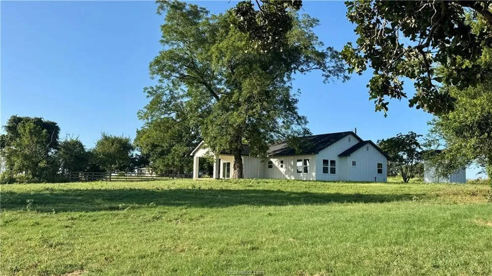 3917 Harbor Bolton Rd - 2 Acres Franklin, TX 77856