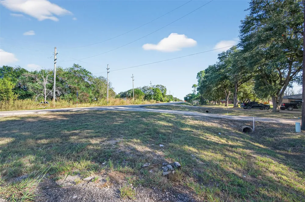 412 Fm 360 Road Beasley, TX 77417