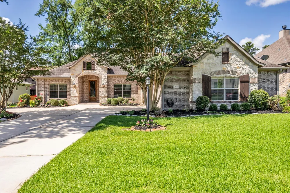 118 Pine Bluff Drive Montgomery, TX 77356