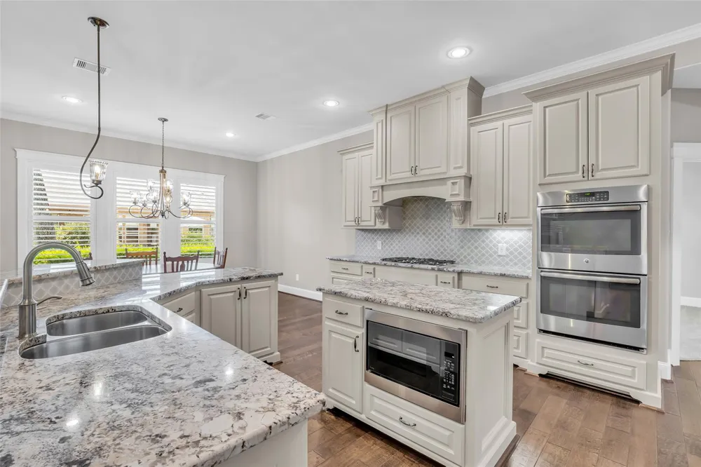 118 Pine Bluff Drive Montgomery, TX 77356
