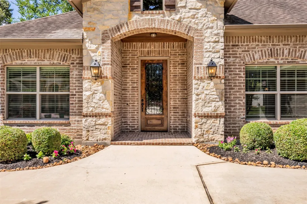 118 Pine Bluff Drive Montgomery, TX 77356