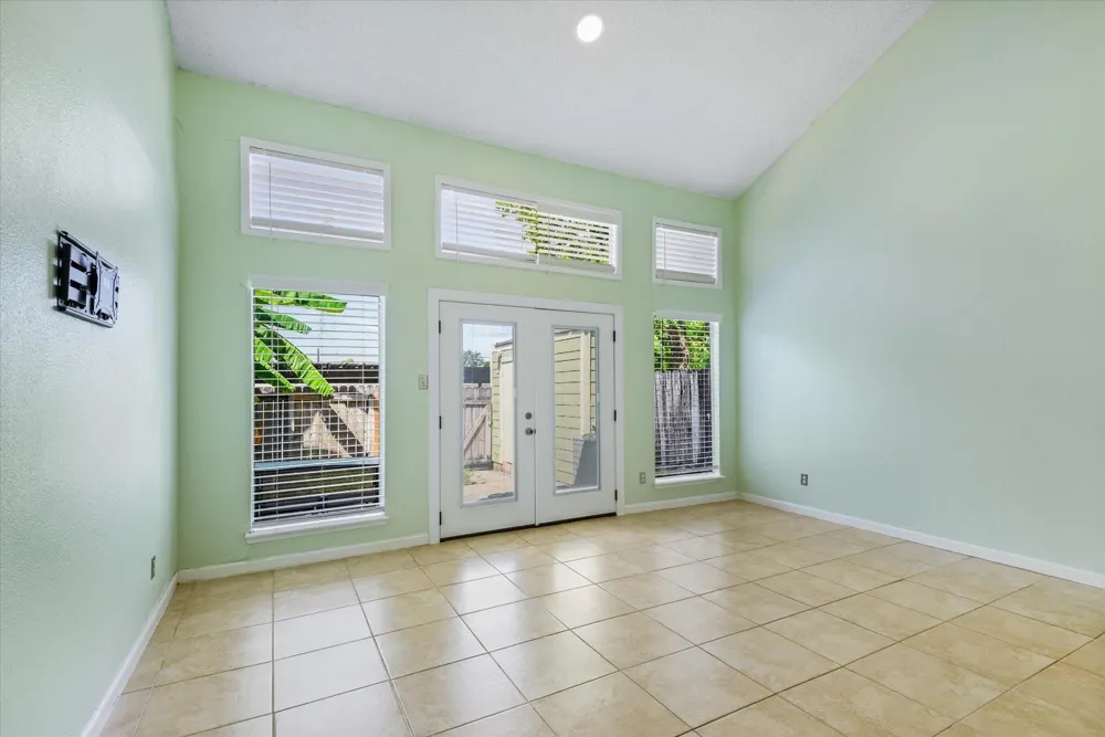 2425 Miramar Court #2425 Seabrook, TX 77586