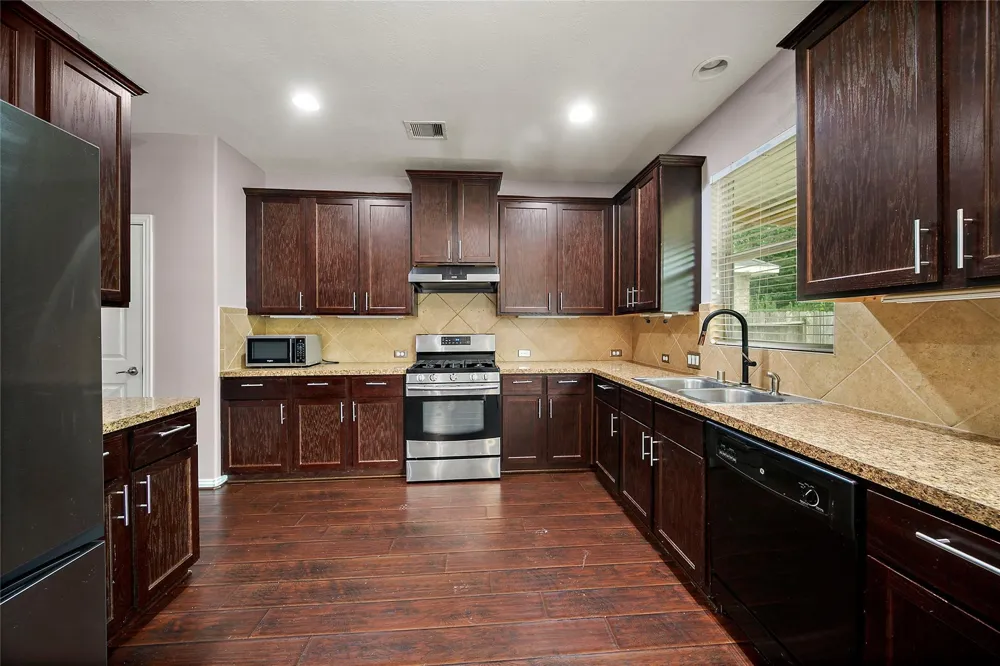 2910 Lakecrest Ridge Drive Katy, TX 77493