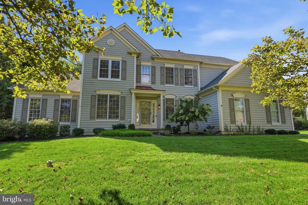 12 MANOR ROAD Newtown, PA 18940