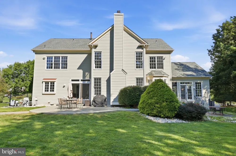 12 MANOR ROAD Newtown, PA 18940