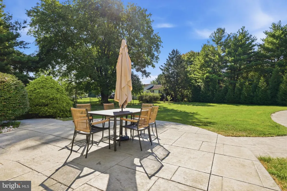 12 MANOR ROAD Newtown, PA 18940