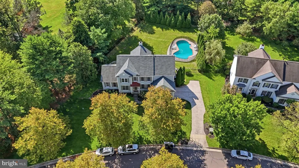 12 MANOR ROAD Newtown, PA 18940
