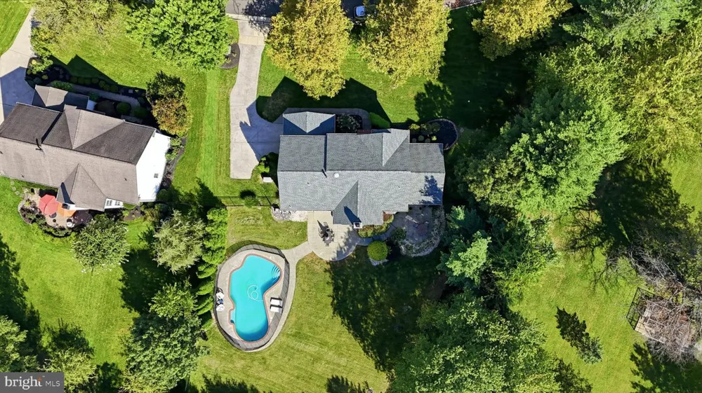 12 MANOR ROAD Newtown, PA 18940