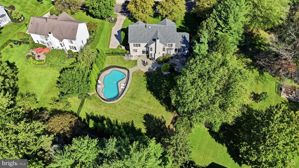 12 MANOR ROAD Newtown, PA 18940