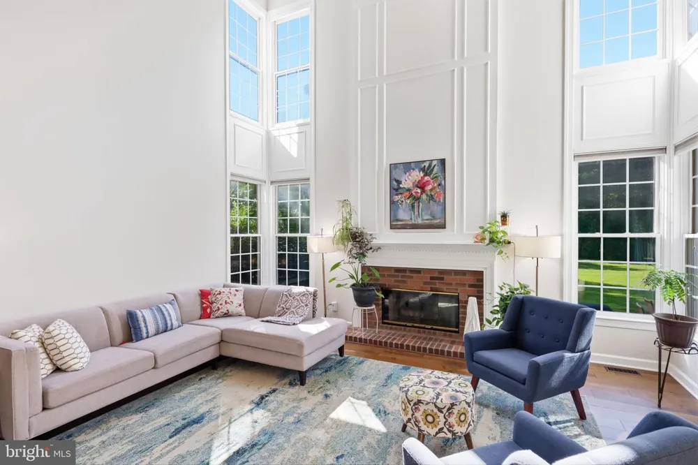 12 MANOR ROAD Newtown, PA 18940