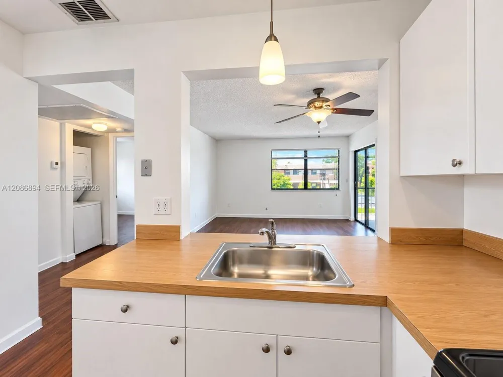 14917 SW 104th St #19-21 Miami, FL 33196