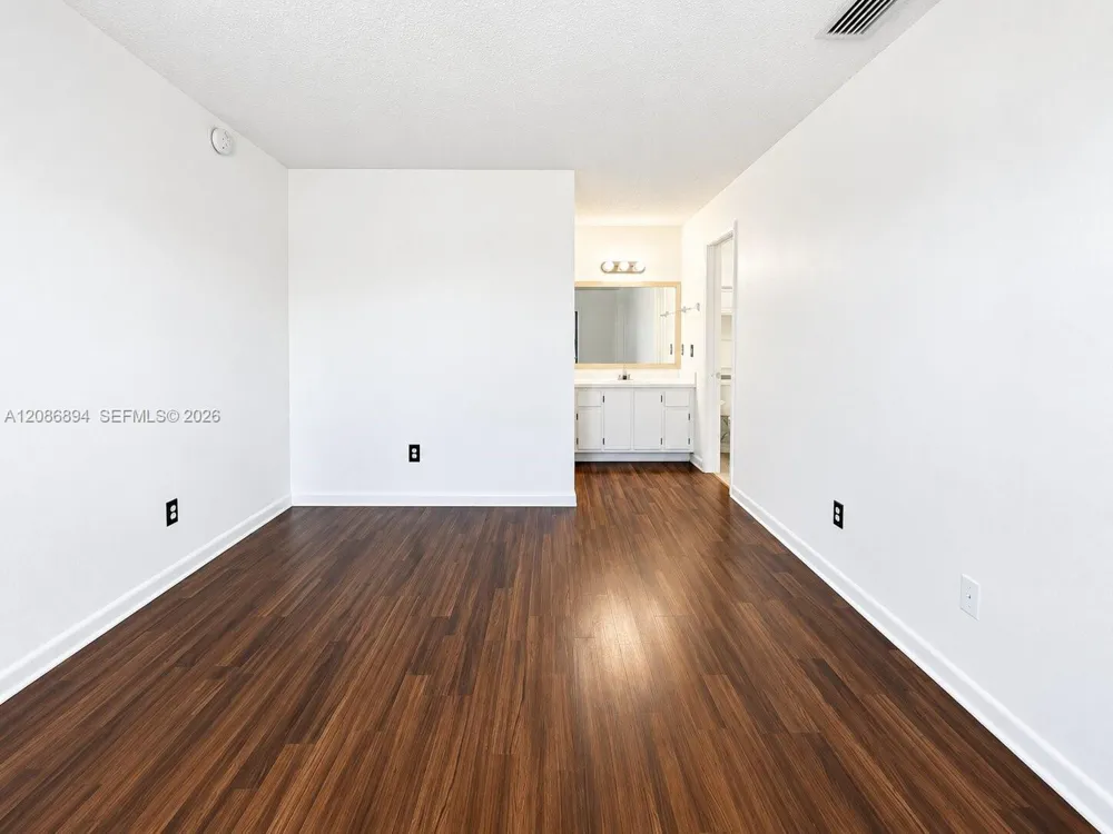 14917 SW 104th St #19-21 Miami, FL 33196