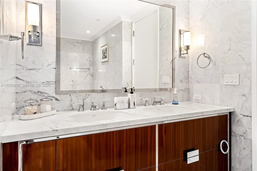 15701 Collins Ave #4603 Sunny Isles Beach, FL 33160