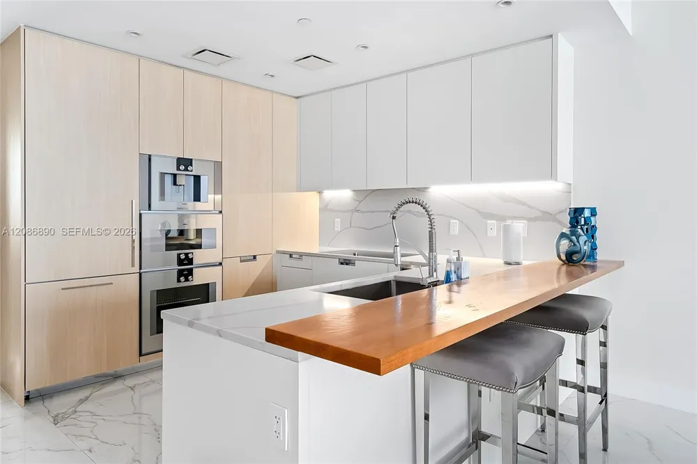 15701 Collins Ave #4603 Sunny Isles Beach, FL 33160