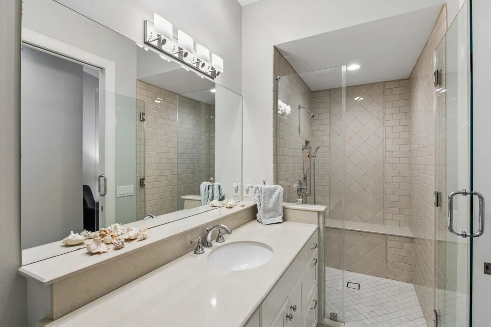 801 E Beach Drive #BC2606 Galveston, TX 77550