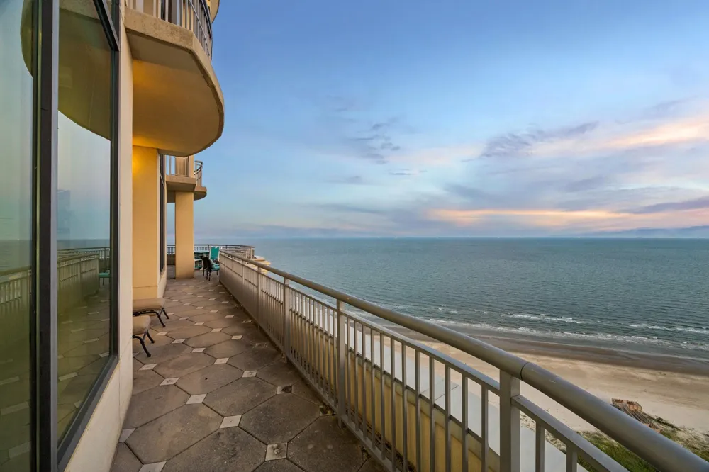 801 E Beach Drive #BC2606 Galveston, TX 77550