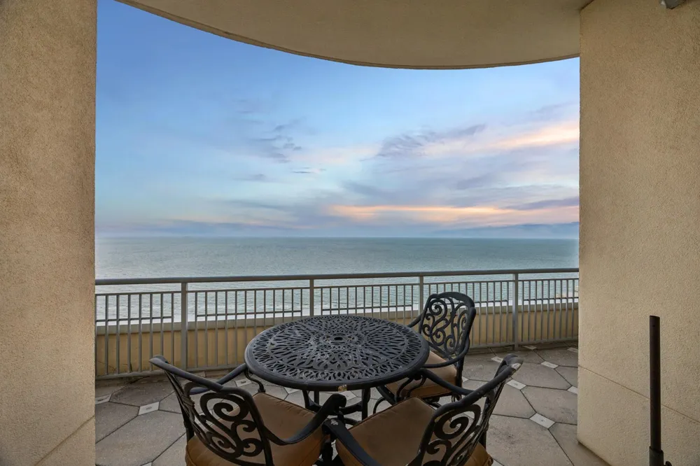 801 E Beach Drive #BC2606 Galveston, TX 77550