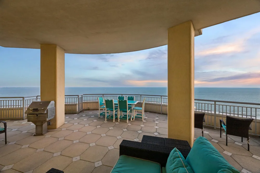 801 E Beach Drive #BC2606 Galveston, TX 77550