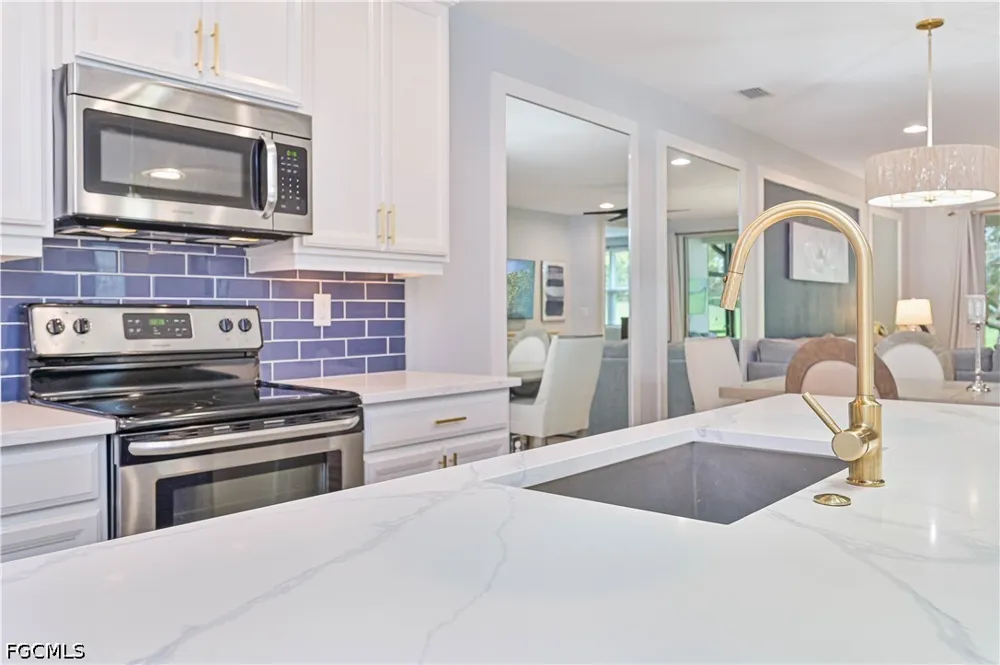 Edgewater Circle Naples, FL 34114