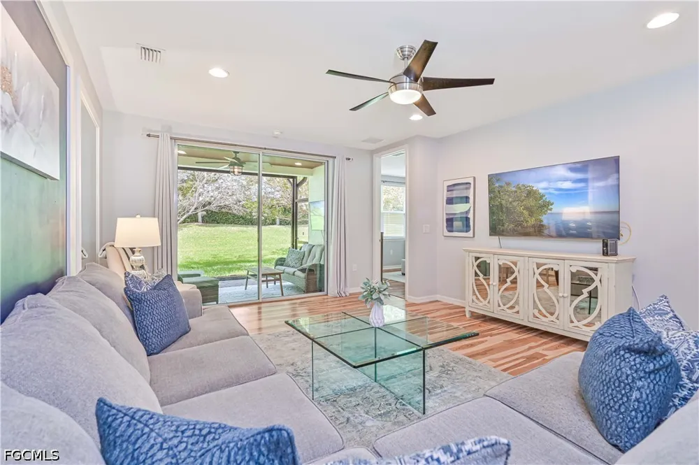 Edgewater Circle Naples, FL 34114
