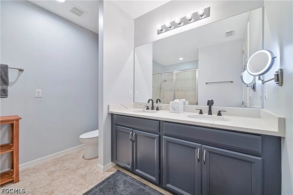 Edgewater Circle Naples, FL 34114