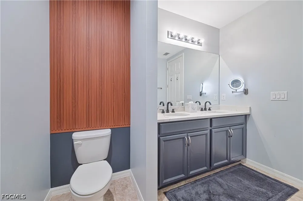 Edgewater Circle Naples, FL 34114