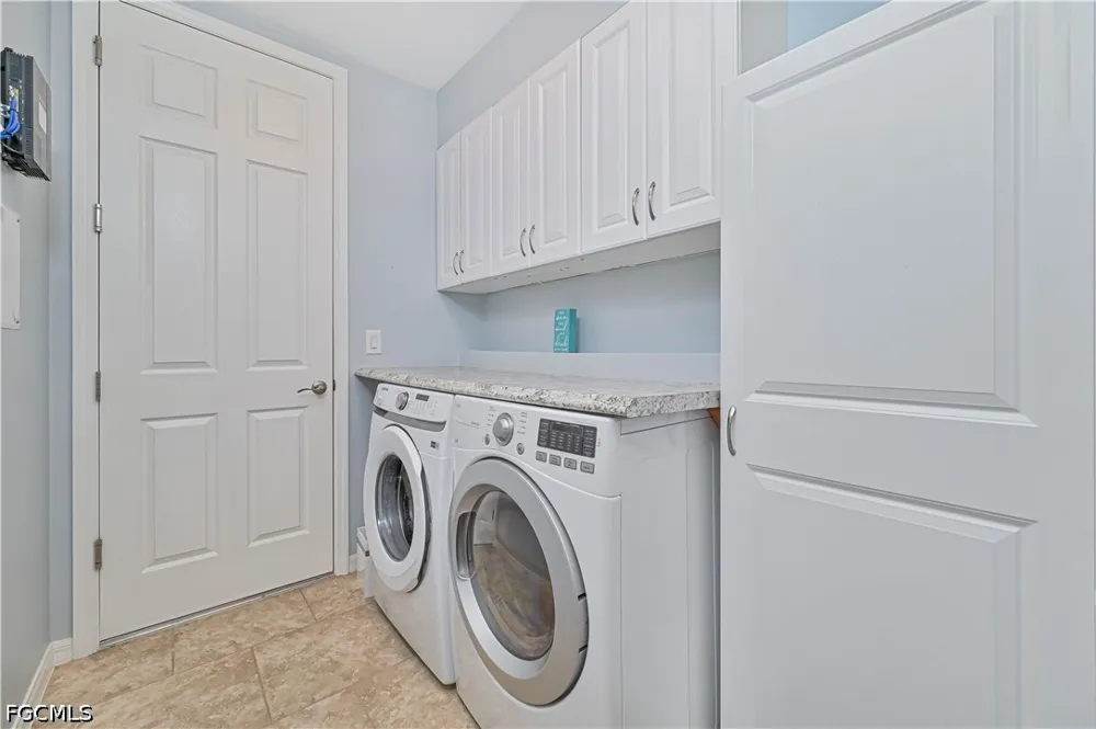 Edgewater Circle Naples, FL 34114