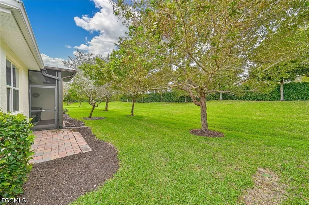 Edgewater Circle Naples, FL 34114